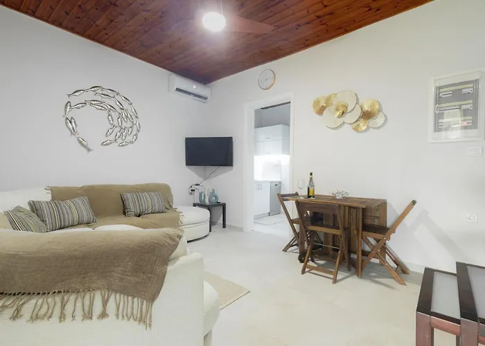 House Nyaraló Kurúta